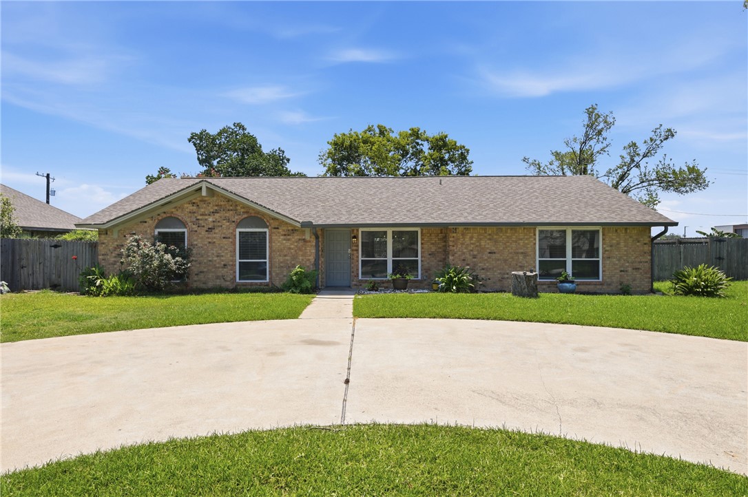 2210 Quail Hollow Drive — photo
