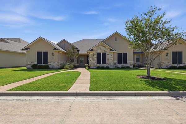 3810 Blackhawk Lane — photo