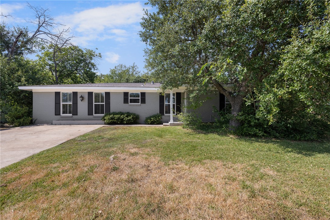 2404 Burton Drive — photo
