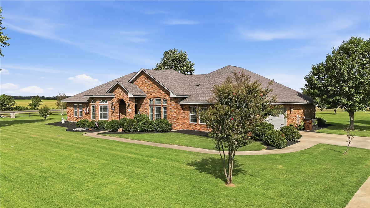 135 Apache Drive, Franklin, TX 77856 — photo 2