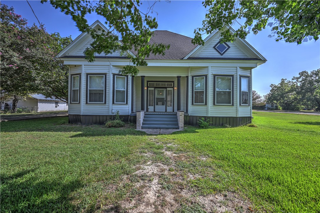 216 E Collins Street, Bremond, TX 76629 — photo 2