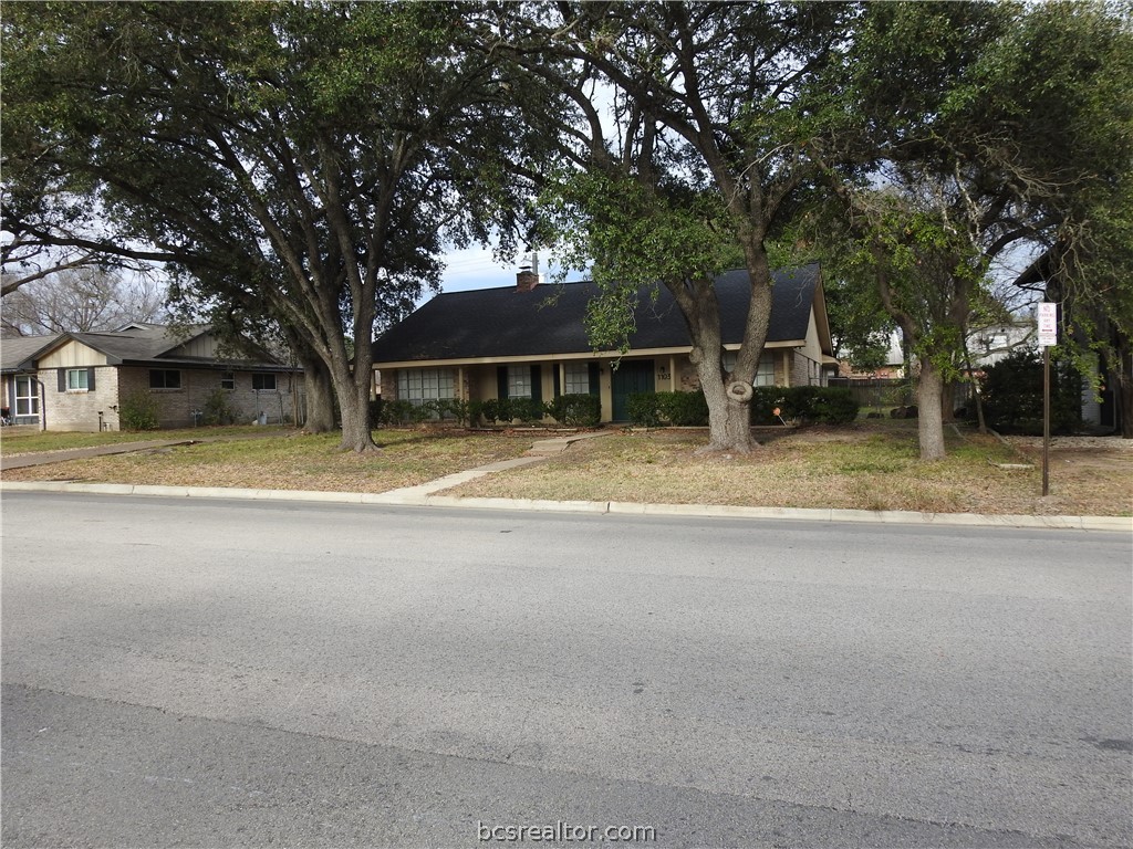 1103 Glade Street — photo