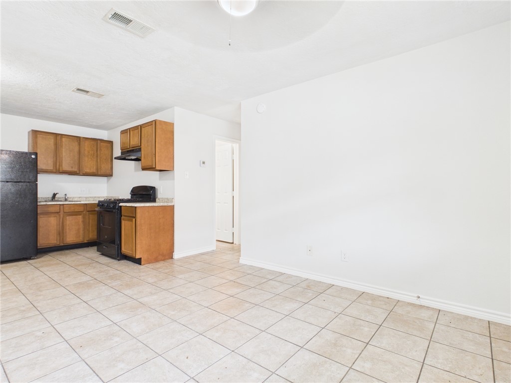 1908 Finfeather Road #B, Bryan, TX 77801 — photo 3