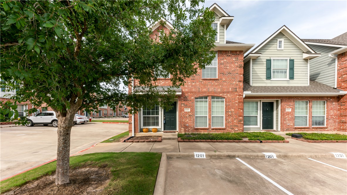 1001 Krenek Tap Road 1201 — photo