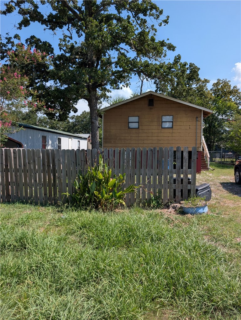 905 Grace Street — photo