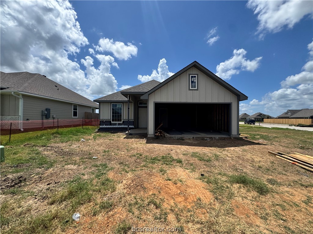 1527 Birdie Court — photo