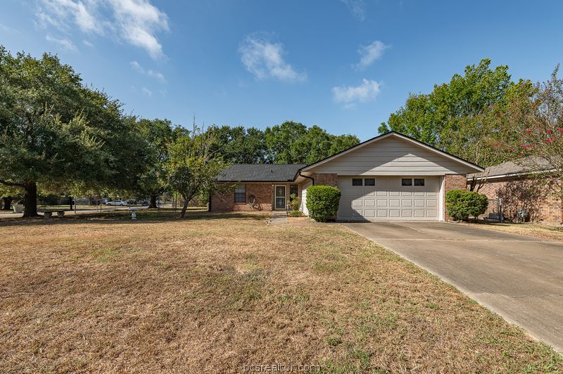 4210 Green Valley Drive — photo