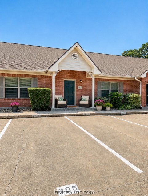 1702 Deacon Drive 303 — photo