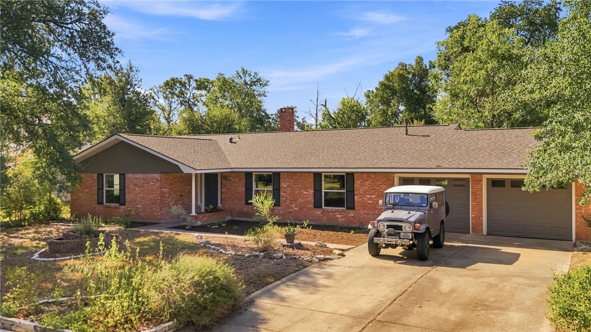 910 Pershing Drive — photo