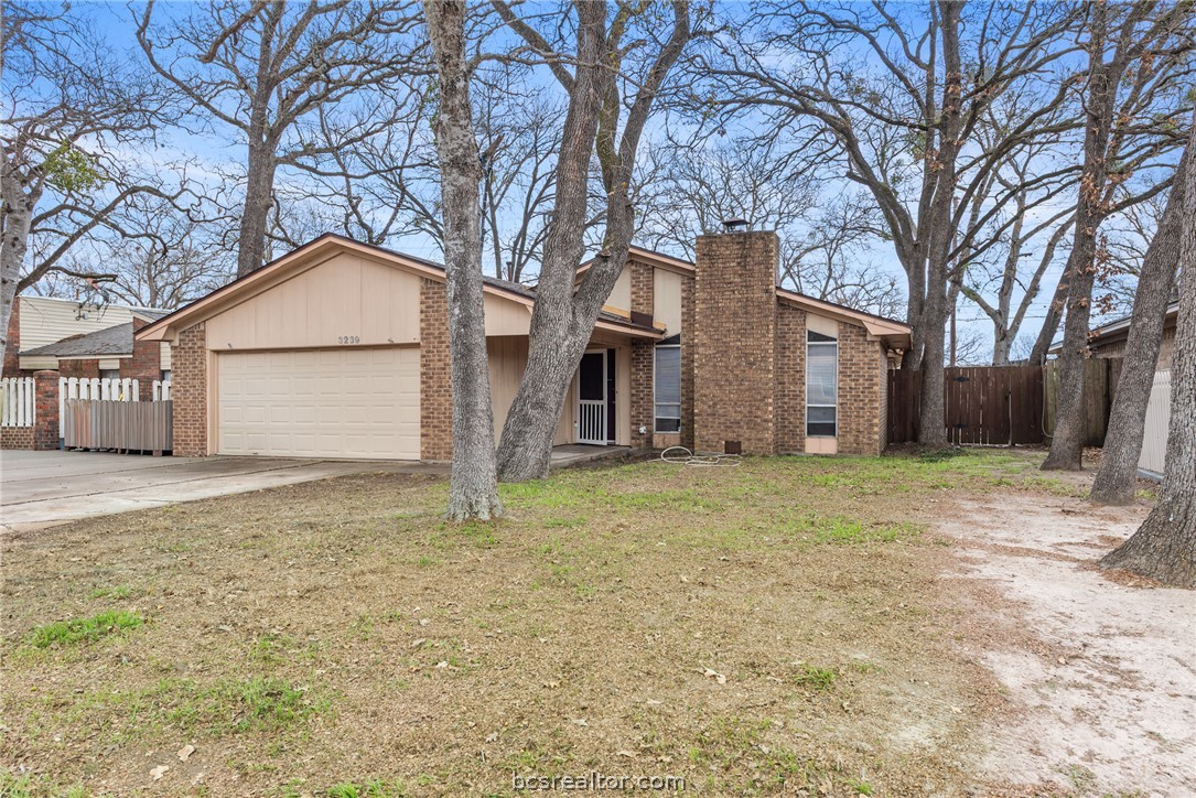 3239 Red Robin Loop — photo