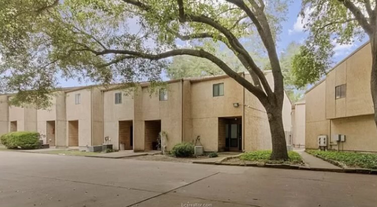 4345 Carter Creek Parkway 12 — photo