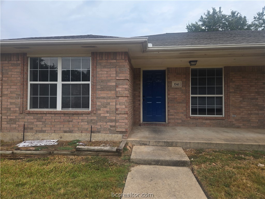 1742 Rock Hollow Loop — photo