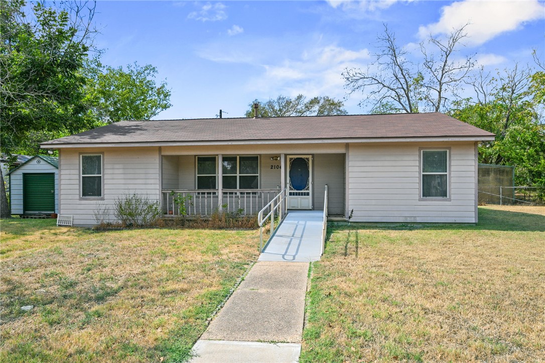 2104 Northside Drive — photo