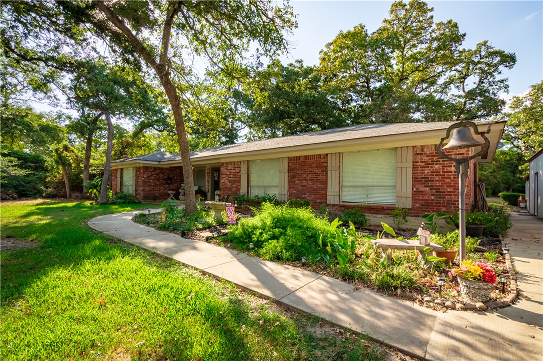 35 Golfclub Drive — photo