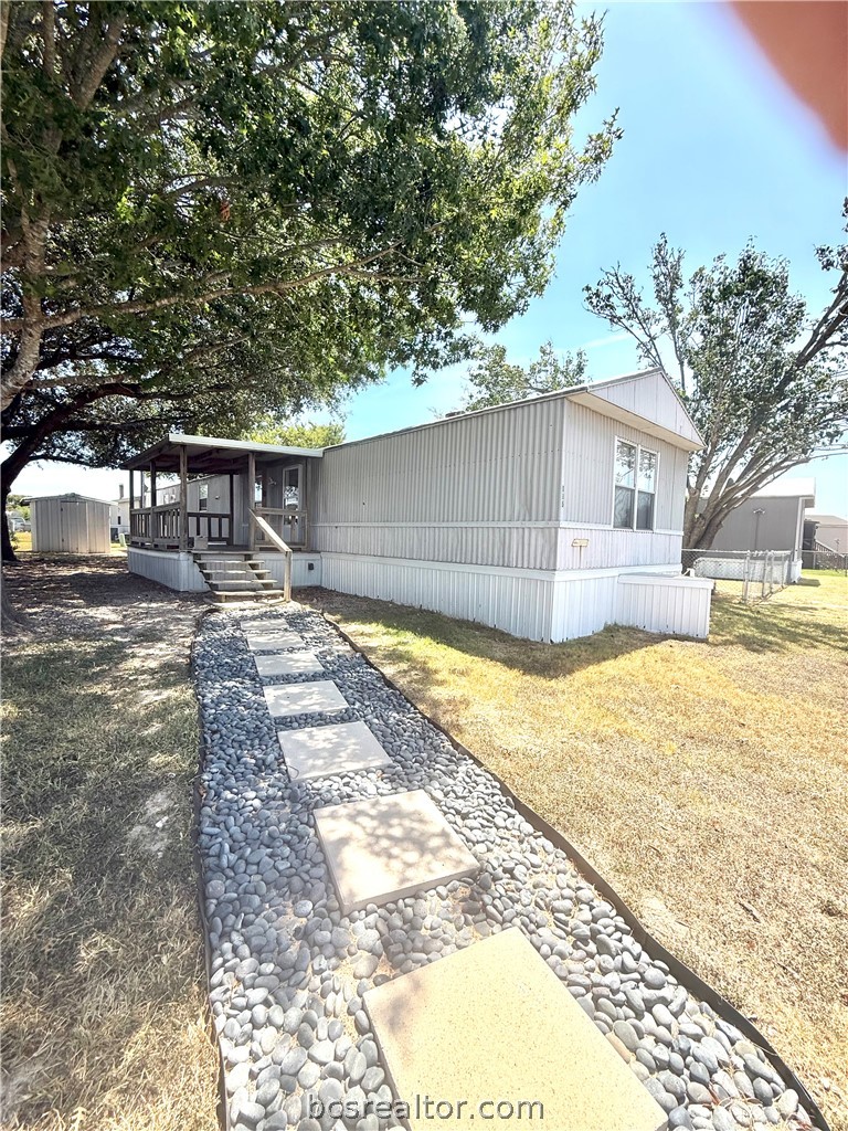 186 Ridgeway Drive — photo