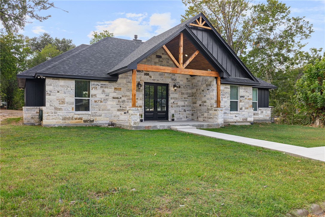 406 E Davis Street, Hearne, TX 77859 — photo 2