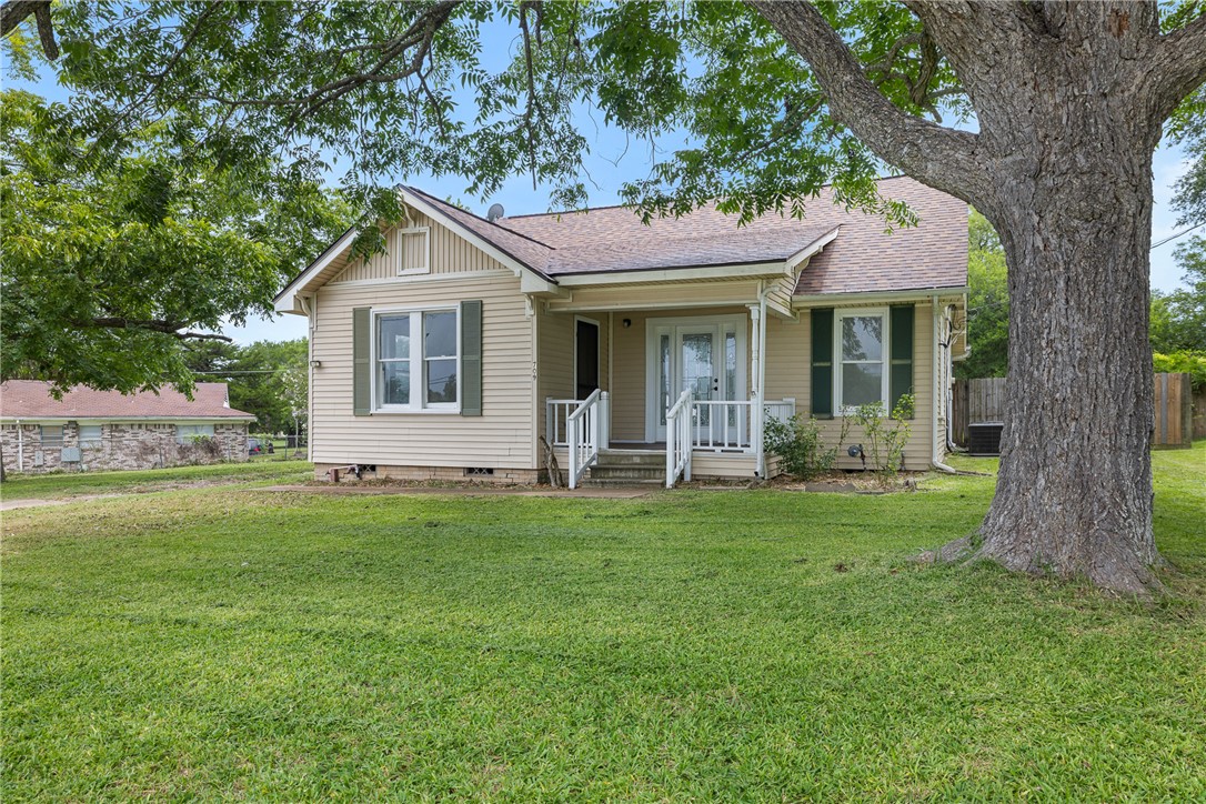 709 Burleson — photo