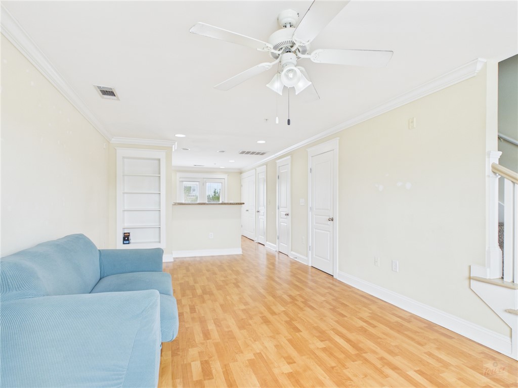 1725 Harvey Mitchell Pkwy S Unit 1625 — photo