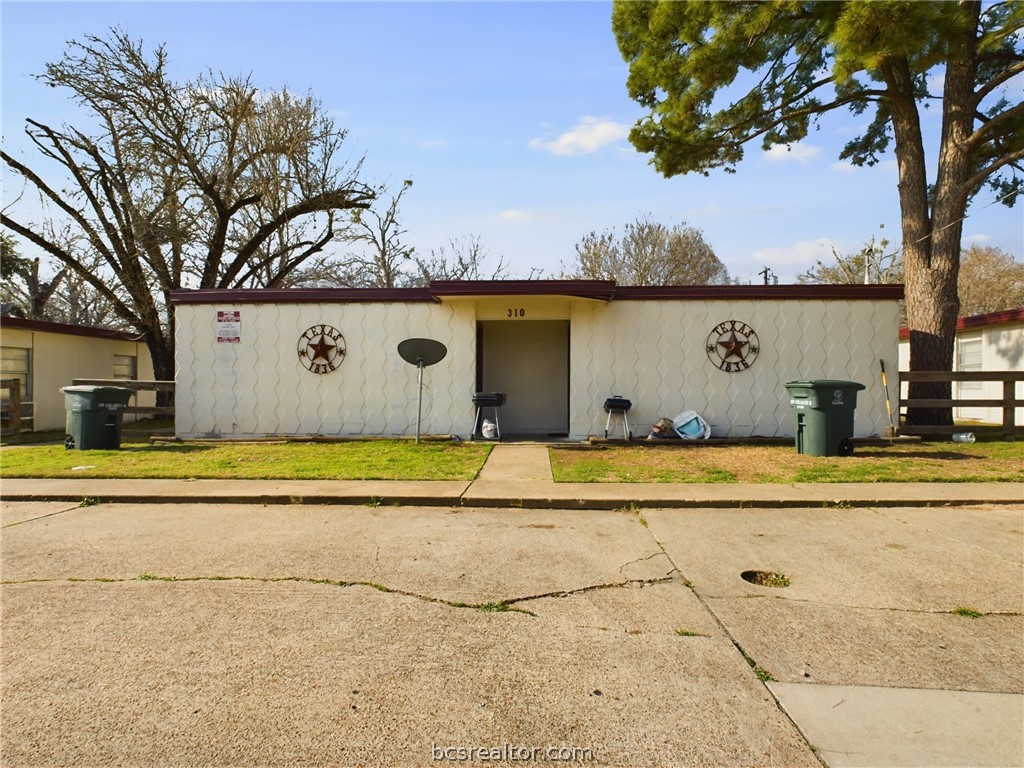 312 Ehlinger Drive B — photo