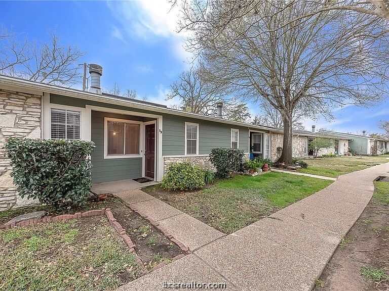 2800 Longmire 13 — photo