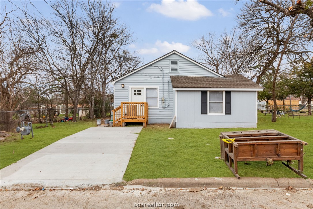 806 Walnut Street — photo