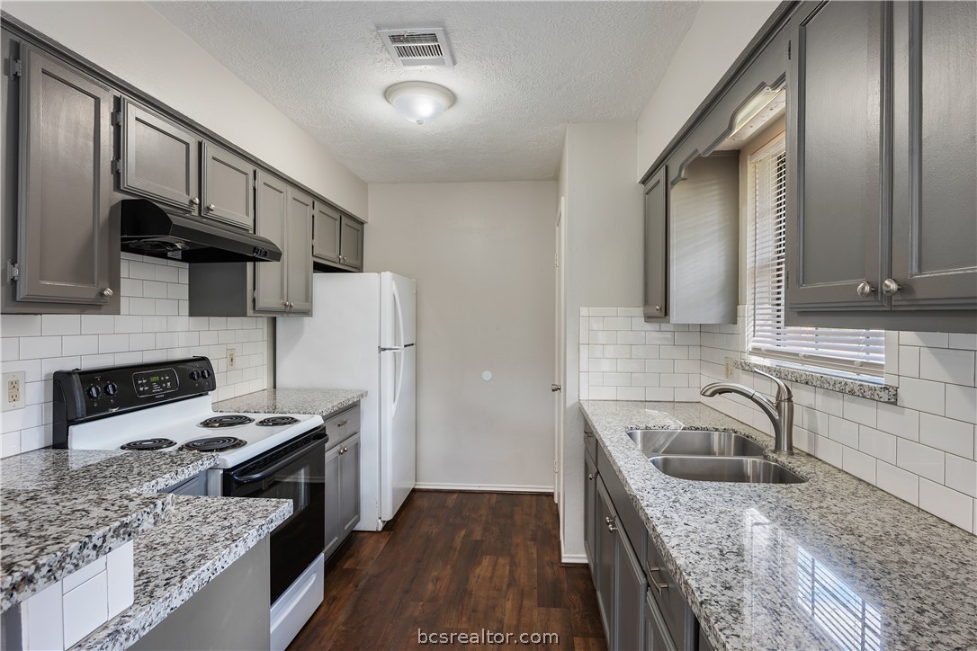 1003 E 24th Street, Bryan, TX 77803 — photo 3