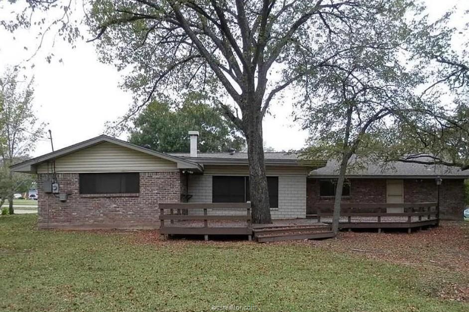 201 Brookside Drive W, Bryan, TX 77801 — photo 2