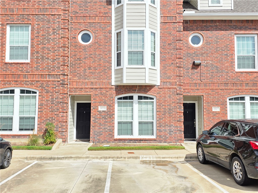 305 Holleman Drive E 1406 — photo