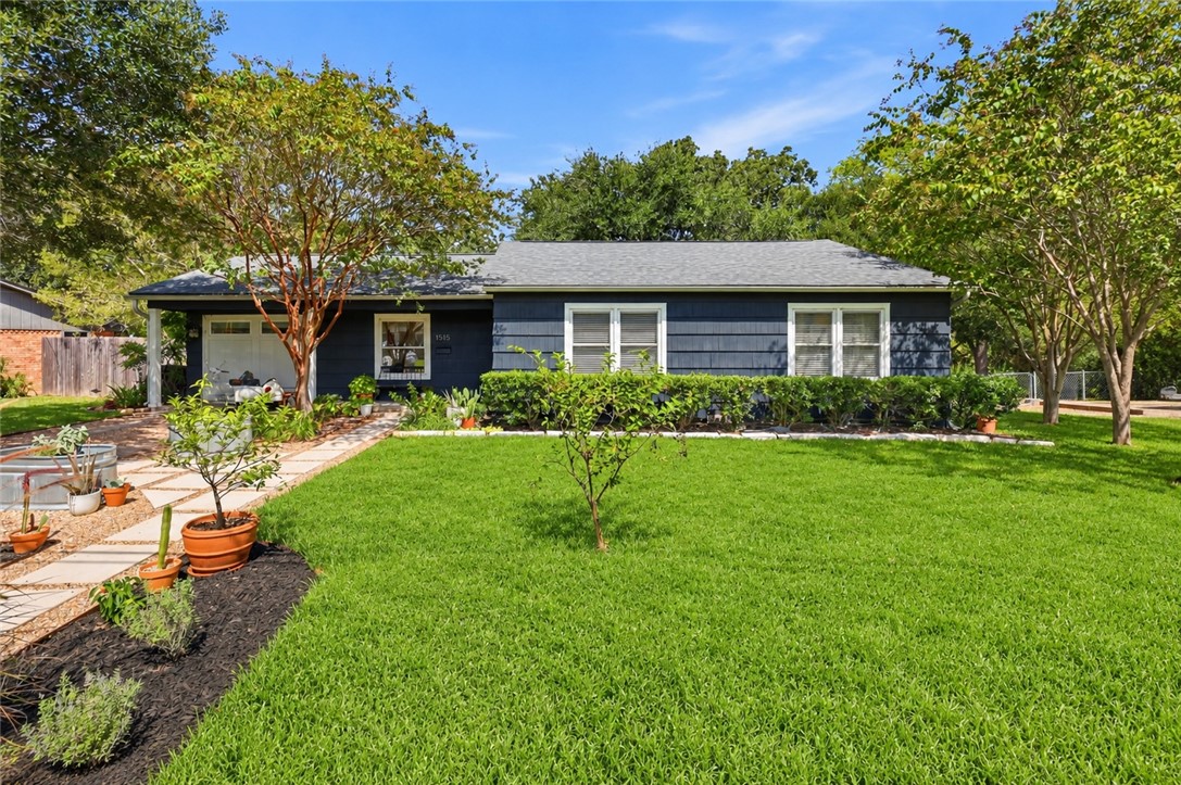 1515 Woodland Drive — photo