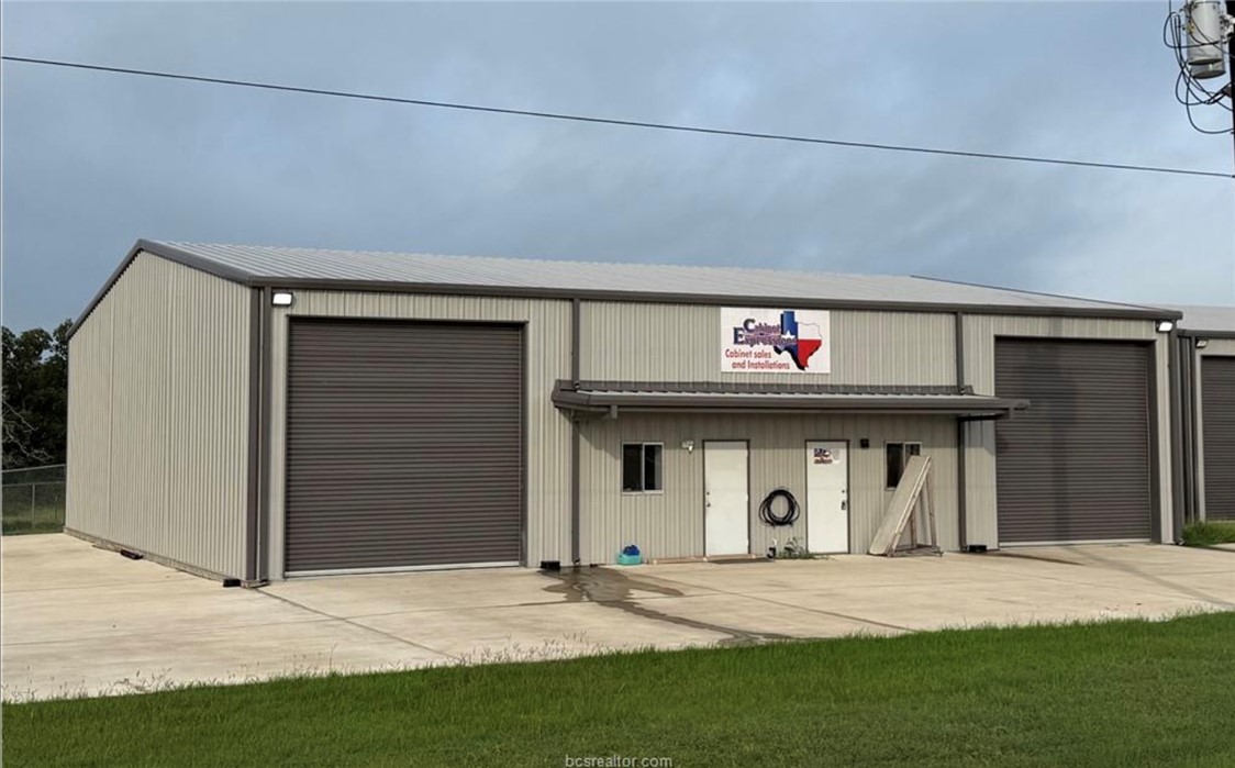 24468 Highway 6 — photo