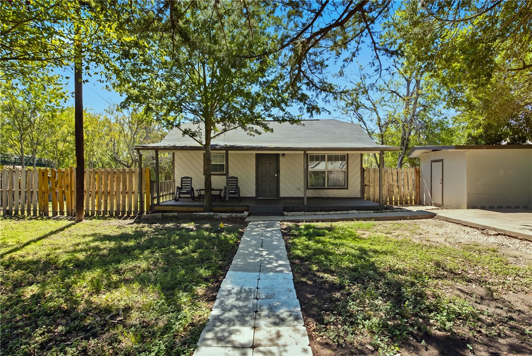 1527 Boone Street — photo