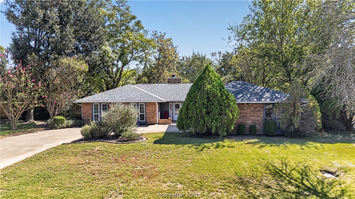 3915 Old Oaks Drive — photo