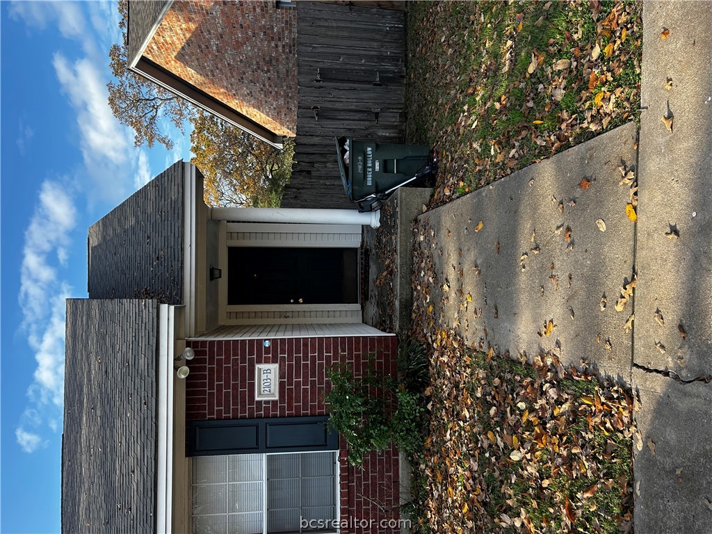 2103 Hidden Hollow Circle Unit B — photo