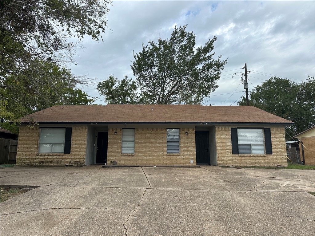 2411 Long Drive — photo