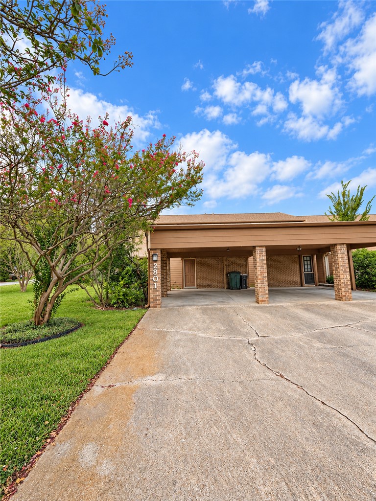 2801 Oakside Drive, Bryan, TX 77802 — photo 2