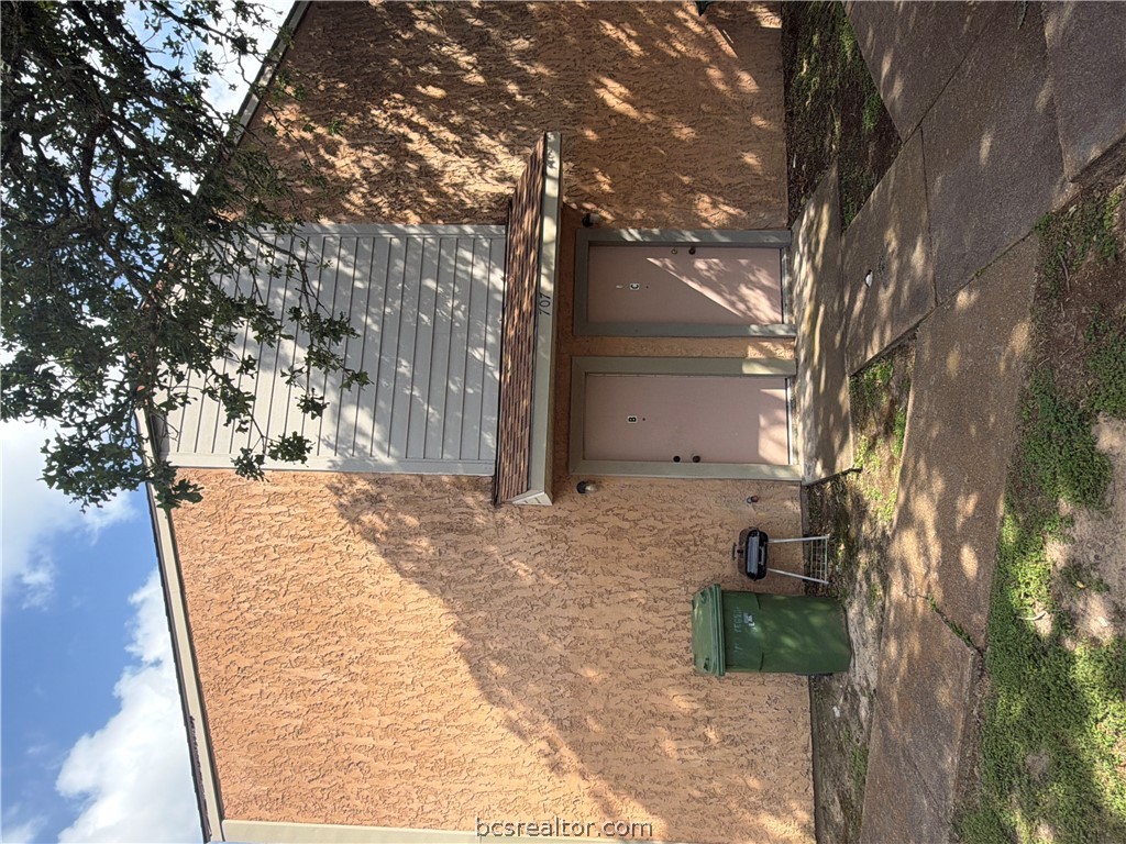 707 Yegua Street Unit D — photo