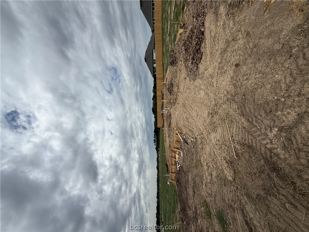 2100 Pitkin Lane — photo