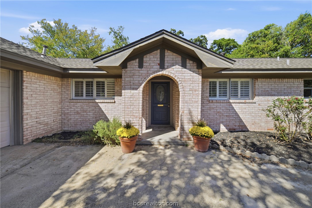 1009 Guadalupe Drive — photo