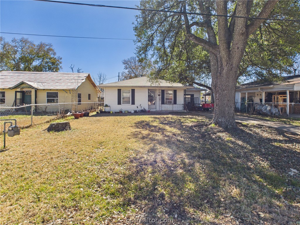 1203 Batts Street — photo