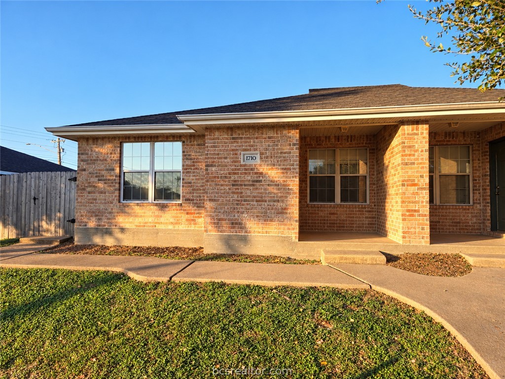 1710 South Dexter Drive — photo