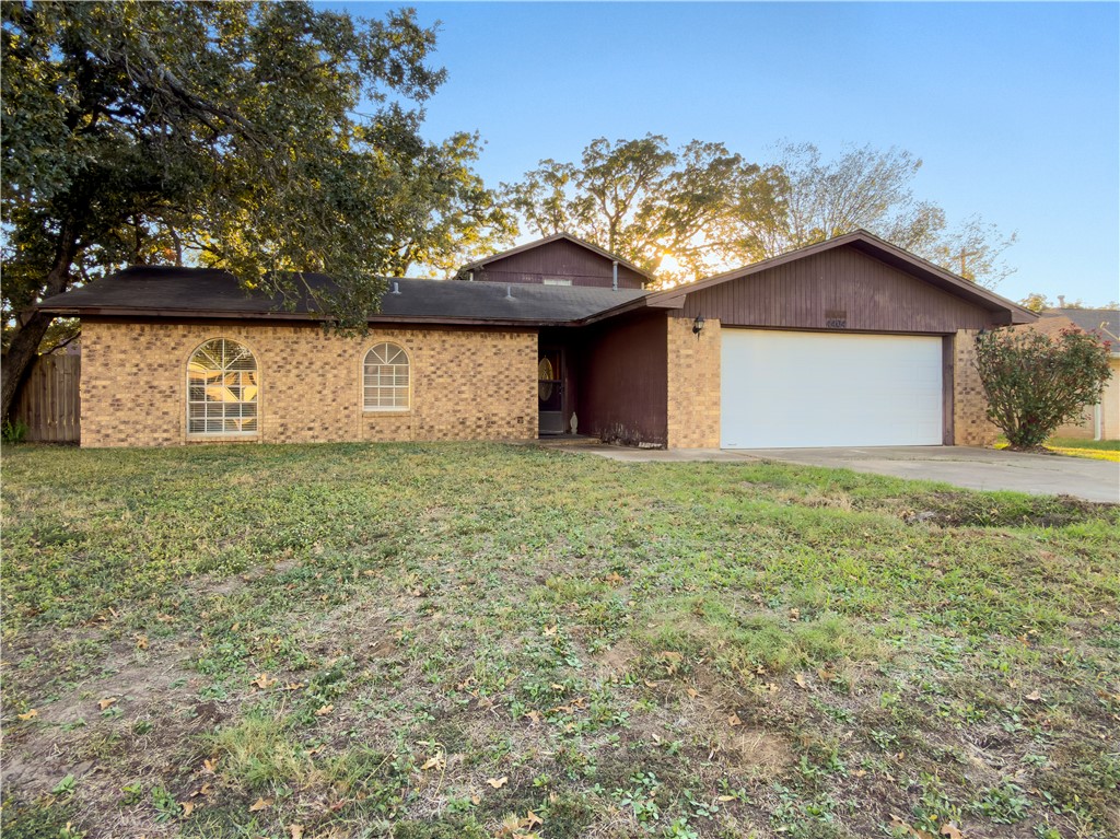 4404 Robinhood Circle — photo