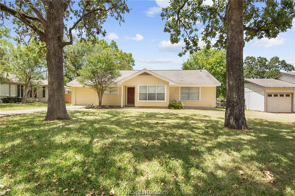 728 Mary Lake Drive — photo