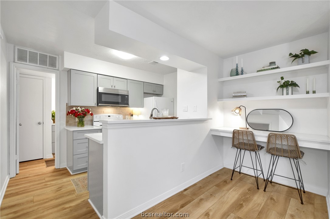2401 Sycamore Ave Unit D9 — photo