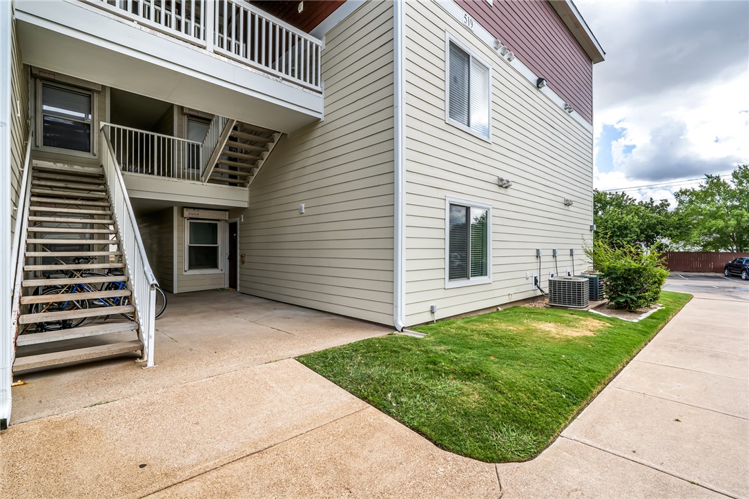 519 Southwest Parkway Unit 102 — photo