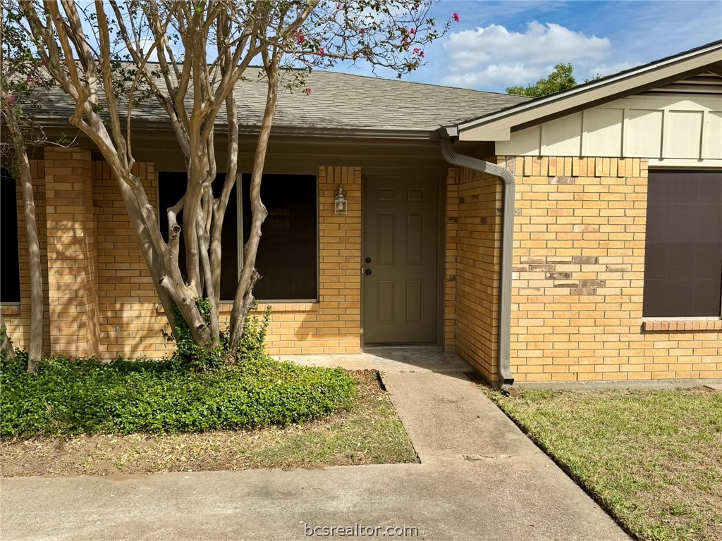 2407 Cornell Dr — photo