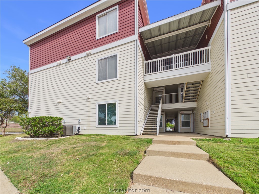 525 Southwest Parkway Unit 301 — photo