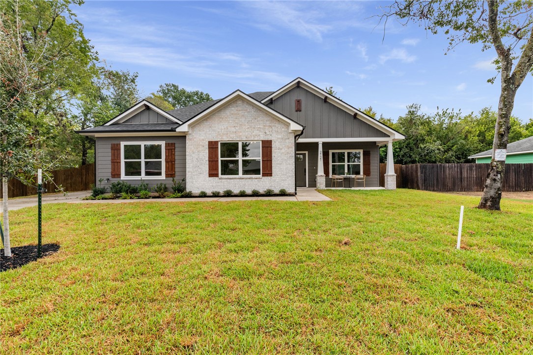 2121 Manning Way — photo