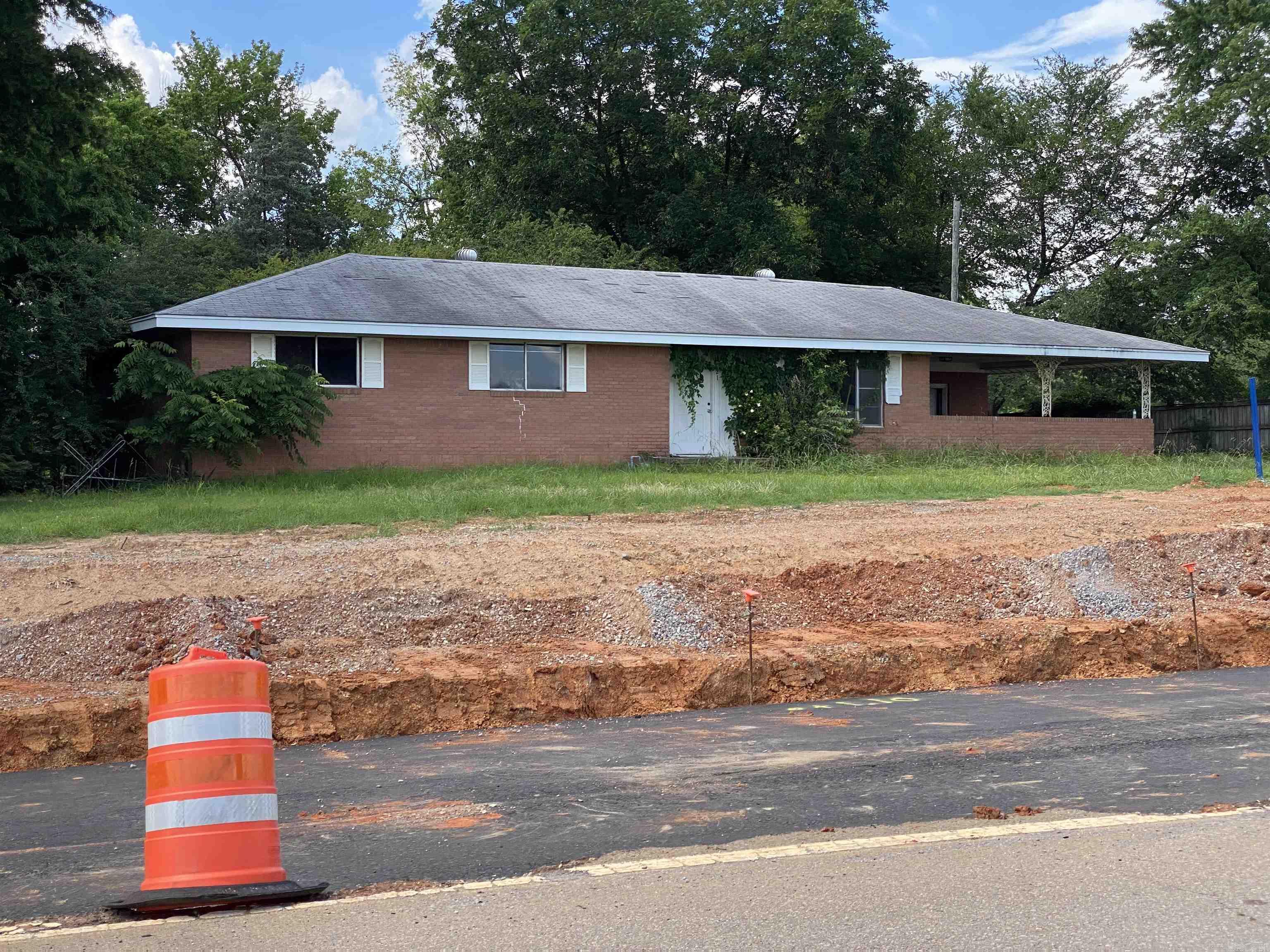 321 Hwy 5 N — photo