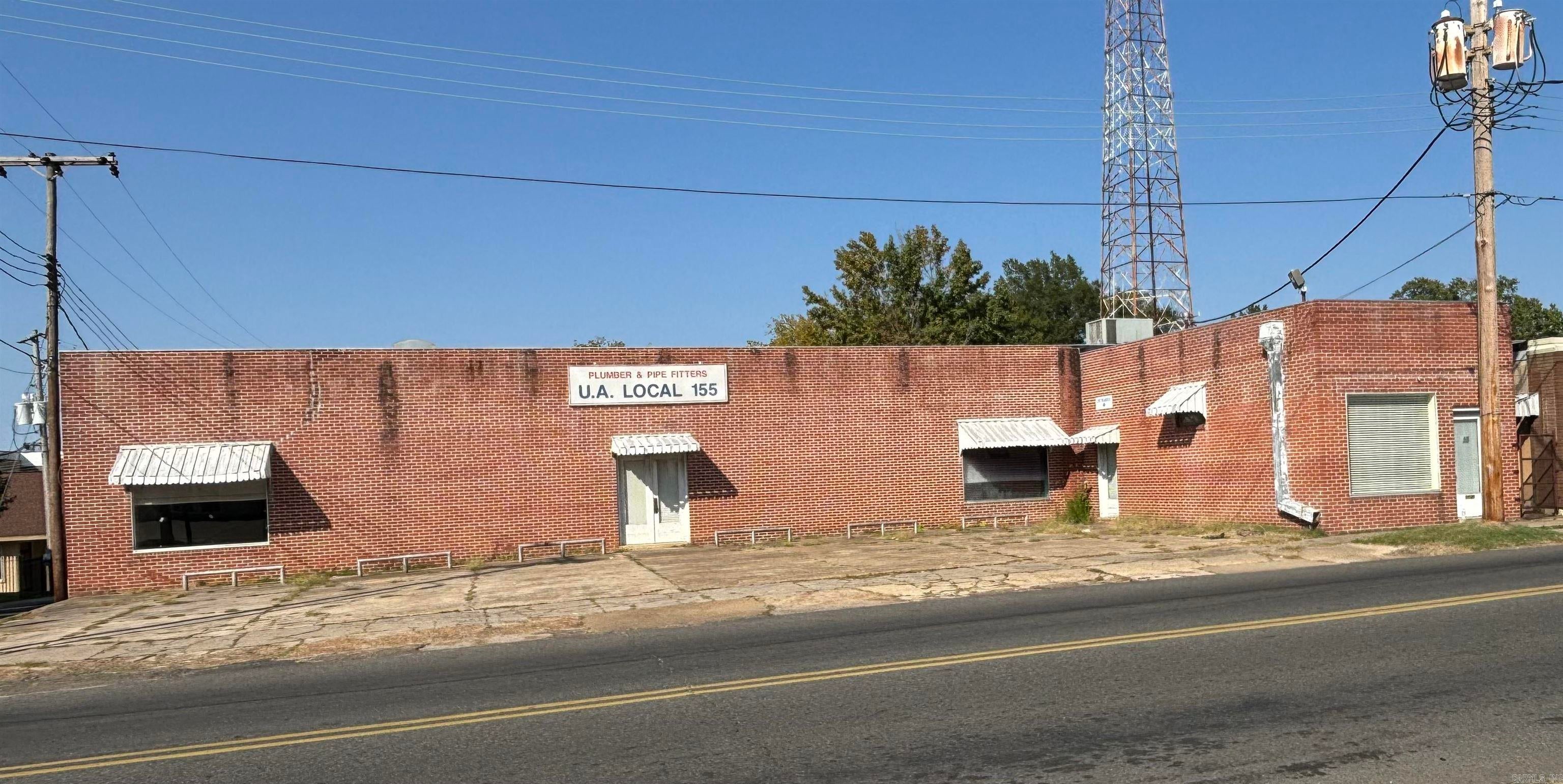 418 W Main St — photo