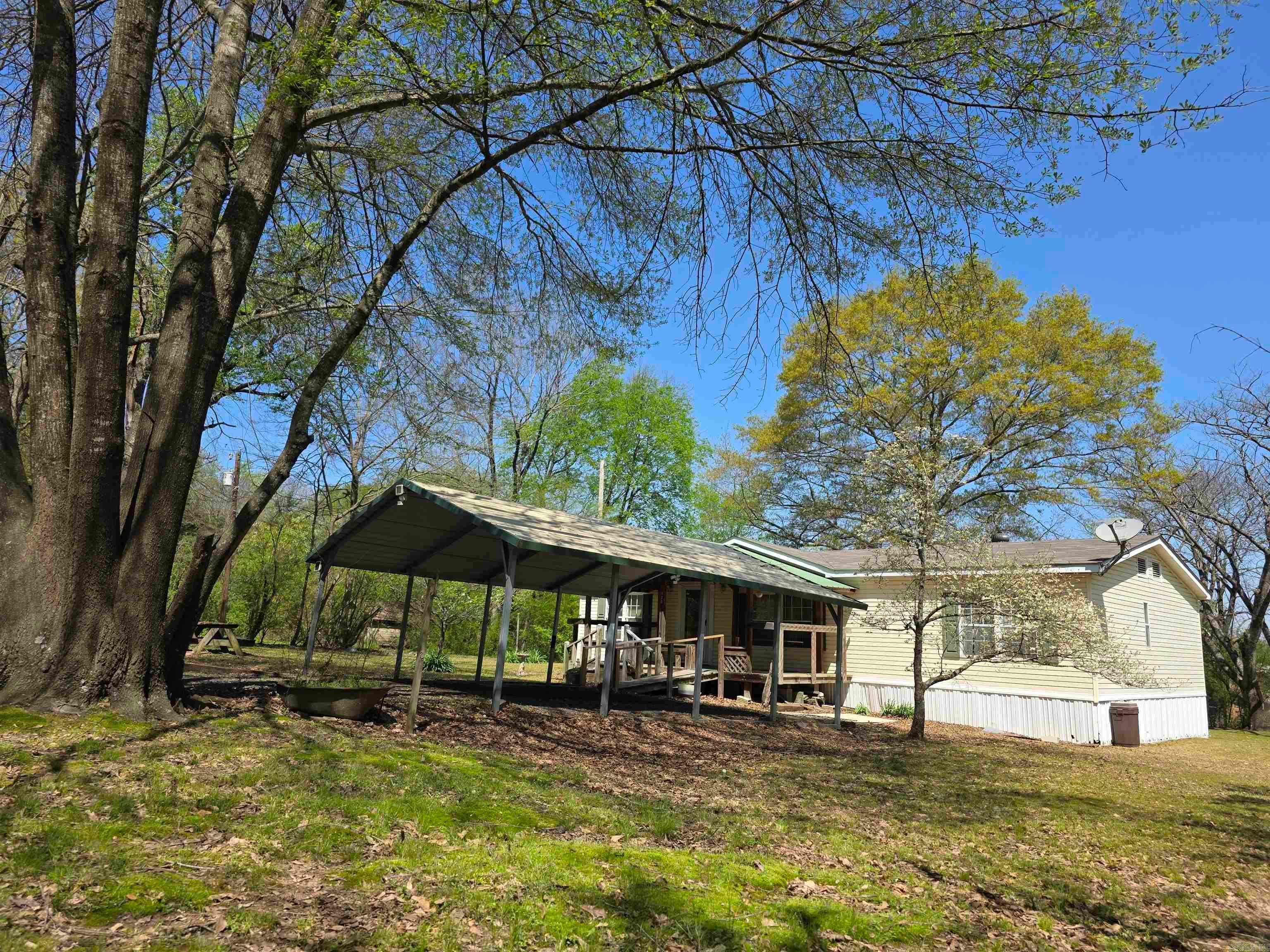 120 Kings Circle — photo